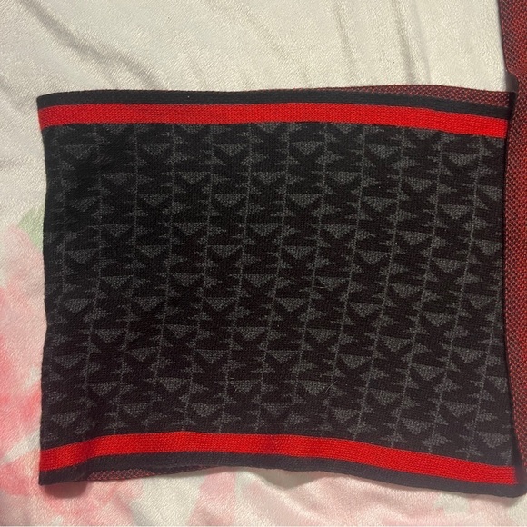 Micheal Kors long light weight black red and gray scarf - Picture 2 of 8